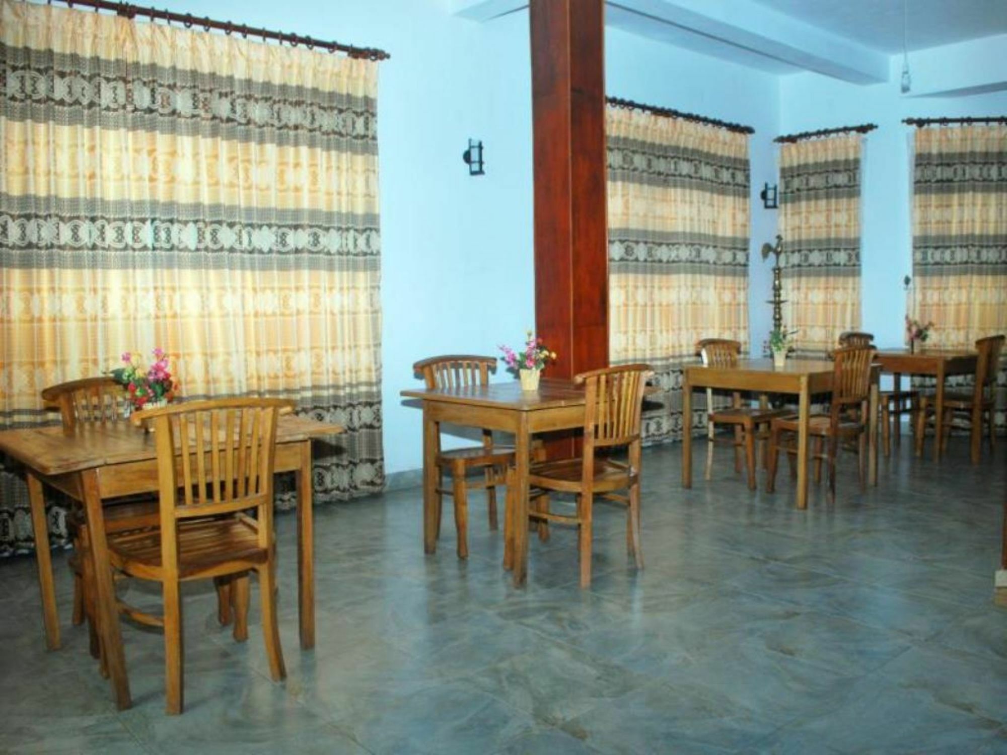 Shadow Inn Ella Εξωτερικό φωτογραφία