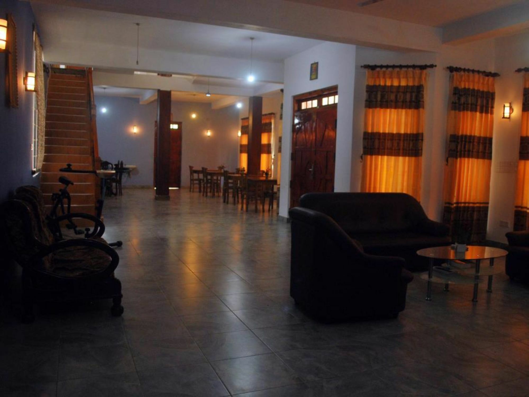 Shadow Inn Ella Εξωτερικό φωτογραφία